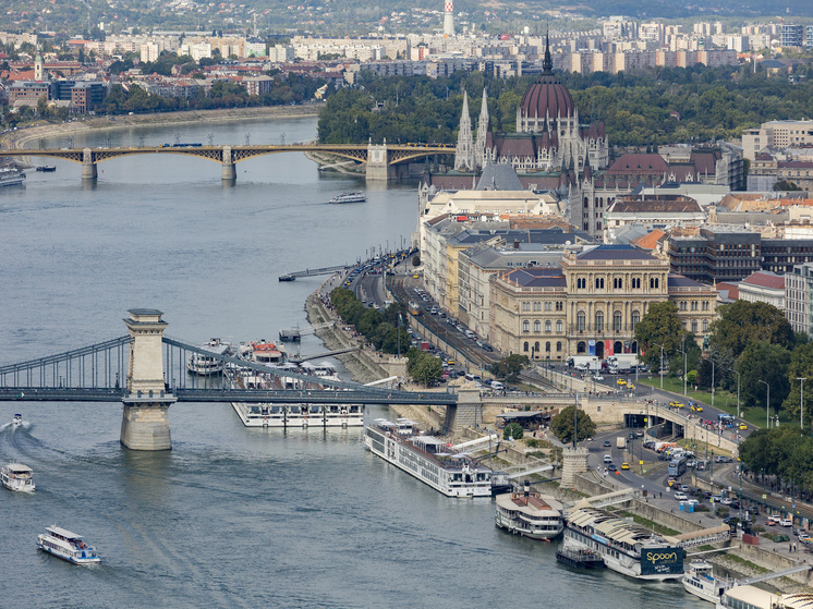 В Венгрии вскрыли саркофаг с останками женщины времен Римской империи