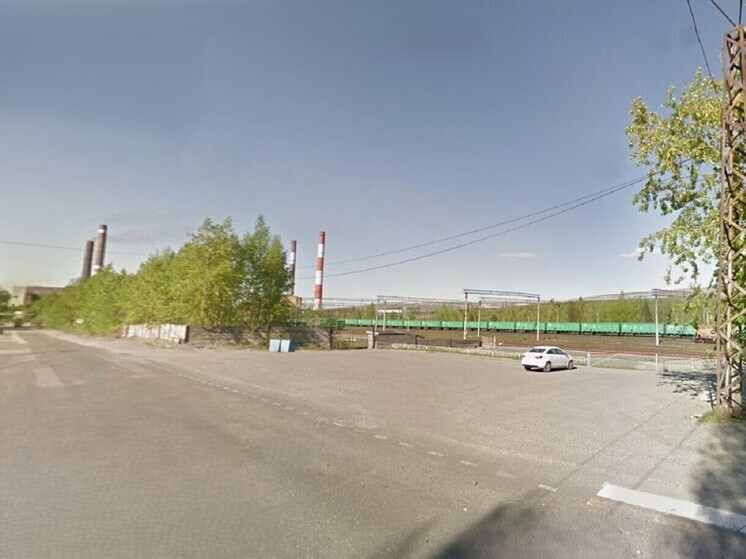 Кровля локомотивного депо пострадала от огня в Качканаре