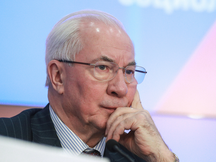 Экс-премьер Азаров: насильно мобилизирующие украинцев силовики действуют как уличные громилы