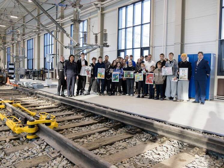 Воспитанников соццентров научили безопасному поведению на ЗабЖД во время тренинга