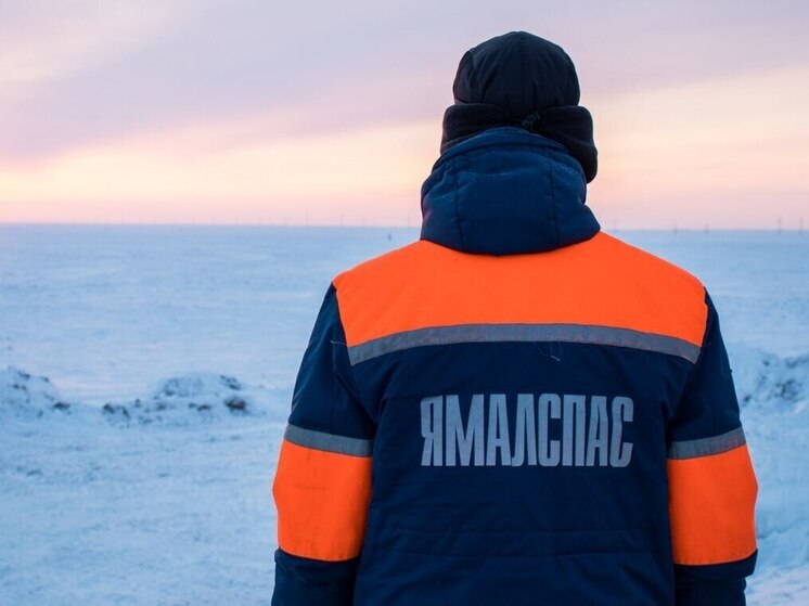 Ямальские спасатели в метель искали семью с 4 детьми на заглохшем снегоходе