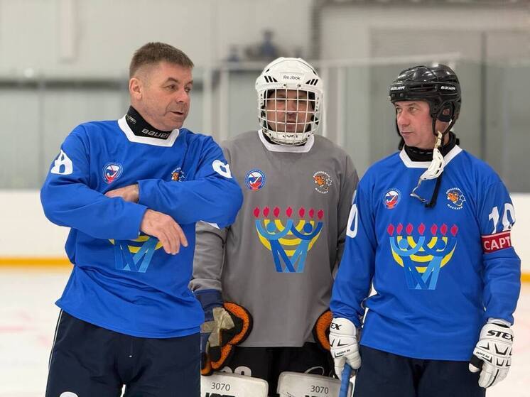 В Биробиджане стартовал турнир по мини-хоккею с мячом «Памяти всех»