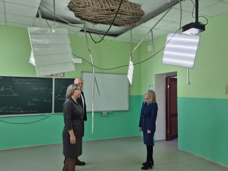 Штукатурка обвалилась в балейской школе из-за подрядчика