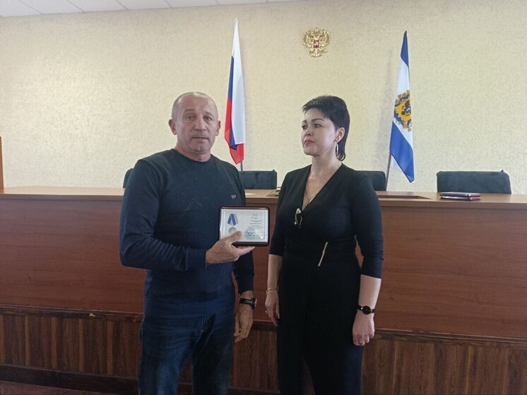 В Геническе вручили медали за подготовку референдума о воссоединении с Россией