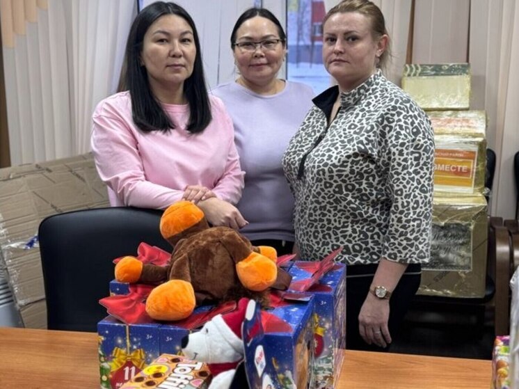 Новогодние подарки, игрушки и продукты собрали в Приуралье для жителей ДНР