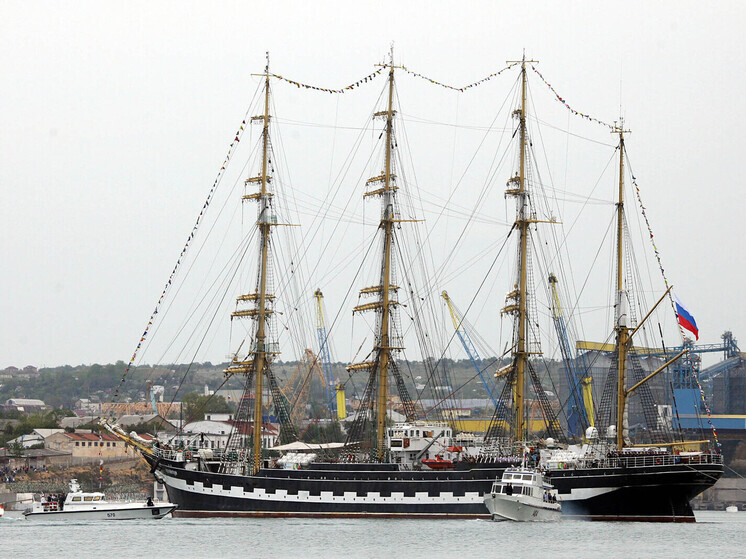 В Севастополе морской пассажирский транспорт временно приостановил работу