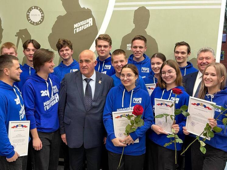 Губернатор Сергей Ситников встретился с активистами «Молодой Гвардии»