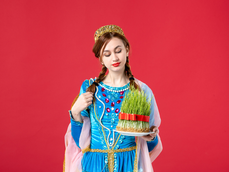 От кокошников до павлопосадских платков: в Красноярске нашли самые яркие образцы стиля «Турбо Русь»