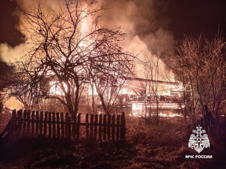 Костромские пожары: в Макарьевском округе сгорел нежилой 2-х квартирный дом