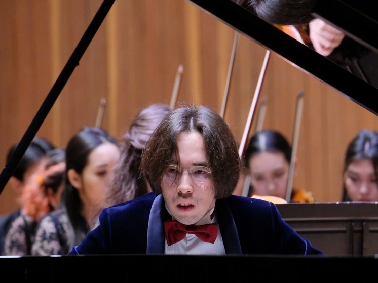 Казахстанец войдёт в историю мировой музыки: Рахат-Би Абдысагин представит в Оксфорде первую квантовую симфонию