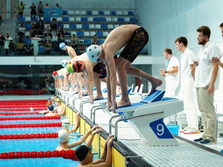 Свердловские школы, детсады и поликлиники будут строить с бассейнами