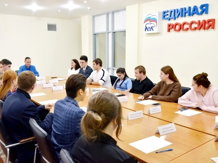 Политик Виктор Тепляков встретился с новым активом «Молодой Гвардии» в Сочи