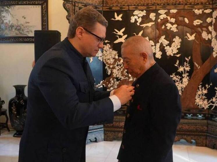 Георгий Филимонов передал орден Дружбы прославленному китайскому мастеру ушу