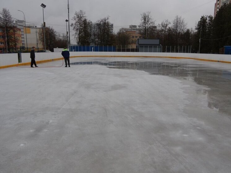 17 зимних катков готовят к открытию в Серпухове