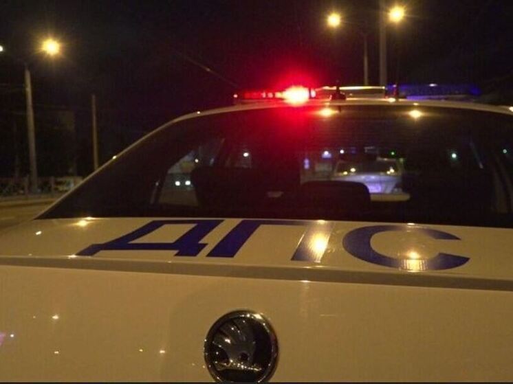 Иномарка в Приозерском районе опрокинулась на крышу: двое пострадали