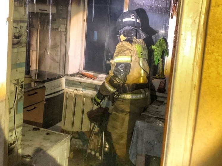 Загоревшийся холодильник едва не погубил двух жителей Кургана