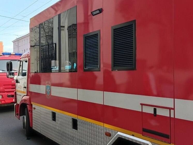 На Будапештской улице эвакуировали 10 человек из-за пожара на балконе