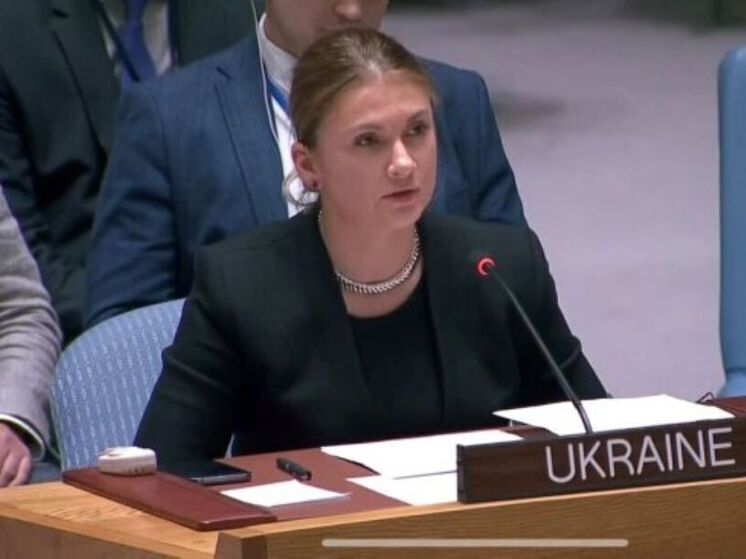 Великая Фаина Раневская уже спрашивала нечто подобное в фильме «Подкидыш» 85 лет назад: «Скажи, девочка, что ты хочешь: чтоб тебе оторвали голову или ехать на дачу?» В конце концов, все произнесённые вслух риторические вопросы уже содержат в себе нужный вопрошателю ответ