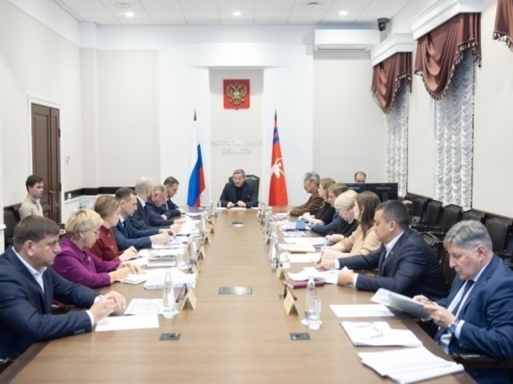 Андрей Бочаров провел совещание по развитию сферы физической культуры и спорта