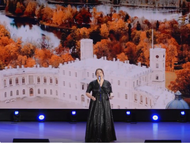 Гимн Ленобласти лучше всех исполнила педагог из Лодейного Поля