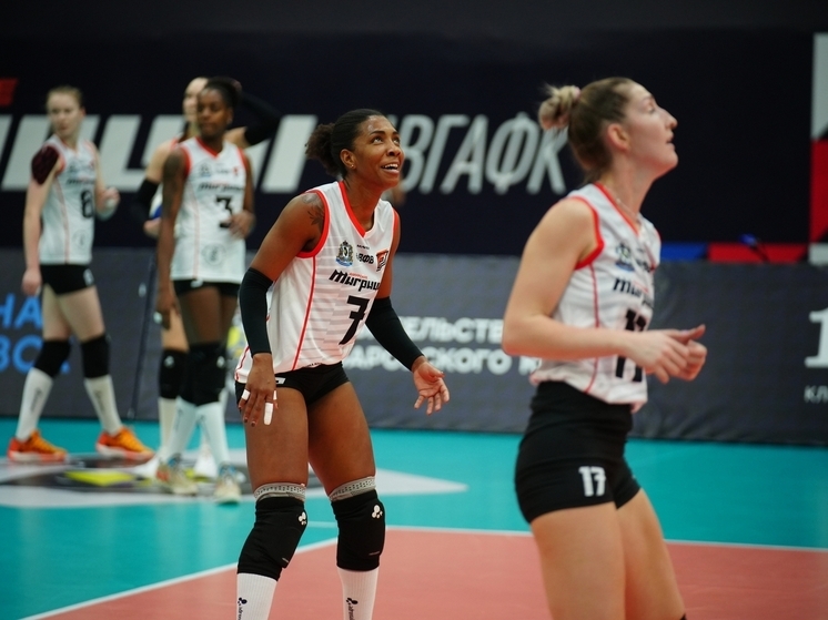 Валидольный волейбол: «Амурские тигрицы» в Хабаровске отыгрались с 0:2, но снова уступили «Мурому» на тай-брейке