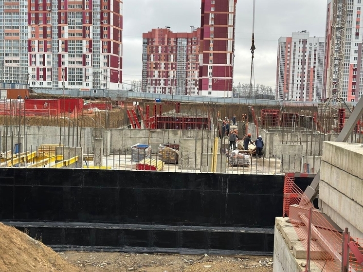 Под Орлом приступили к монтажу каркаса новой школы