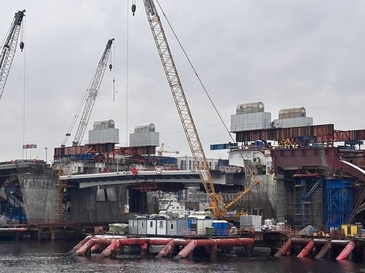 Монтаж разводного пролета Большого Смоленского моста начался в Петербурге