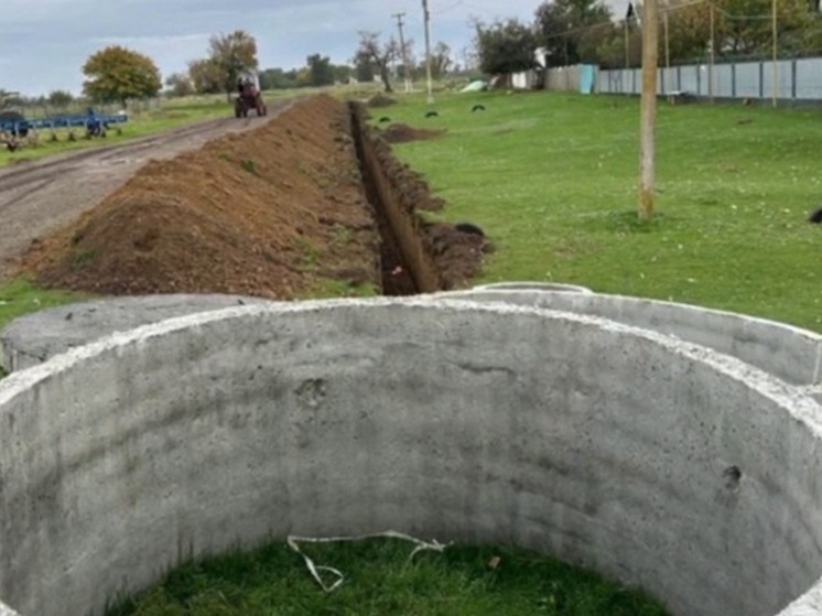 В селе Калмыкии продолжается строительство водопровода