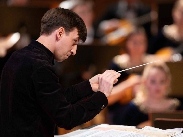 Липецкий дирижёр открыл конкурс народных инструментов в Санкт-Петербурге