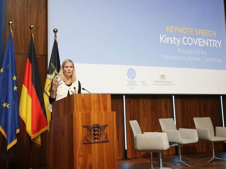 Президент МОК Кирсти Ковентри в Брюсселе призвала Европу к отказу от «политического вмешательства». Не вообще, конечно, а конкретно в допуске спортсменов к соревнованиям. Призвала и организаторов турниров проследить за ситуацией и «обеспечить всем спортсменам допуск».  И вообще спорт – это «маяк надежды». Красиво сказала. 