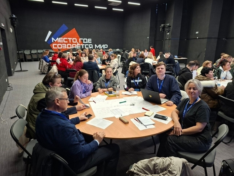 С молодёжью из новых регионов России поделился опытом детский омбудсмен из Орловской области