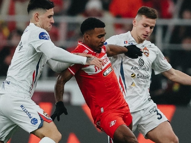 «Спартак» победил ЦСКА со счётом 1:0 в 16-м туре РПЛ. Это первый официальный матч и первая победа Вадима Романова в роли и.о. главного тренера после отставки Станковича. Единственный гол на 43-й минуте забил Игорь Дмитриев после углового Барко. Встреча прошла напряжённо: Круговой покинул поле из-за травмы, в середине второго тайма возникла стычка, обошлось двумя жёлтыми карточками. «Спартак» отыгрался за поражение в первом круге.