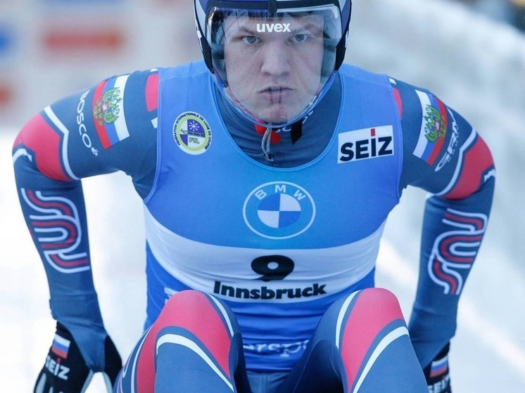 Шокирующую новость 22 ноября сообщила объединенная пресс-служба судов Красноярского края на своей странице в социальной сети Вконтаке. Один из самых титулованных российских саночников, трехкратный чемпион мира Роман Репилов помещен решением суда в СИЗО на один месяц по обвинению в мошенничестве – присвоении около 11 миллионов бюджетных рублей, предназначенных на покупку спортивных саней.