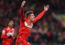 «Спартак» победил ЦСКА со счётом 1:0 в матче 16-го тура РПЛ благодаря голу Игоря Дмитриева. Это первая победа при и.о. главного тренера Вадиме Романове. Гендиректор «Спартака» Сергей Некрасов назвал судейство Сергея Карасёва необъективным, но подчеркнул, что оно не повлияло на результат. Защитник ЦСКА Матвей Лукин раскритиковал работу ВАР и отметил эпизод с игрой рукой перед голом в ворота Акинфеева.