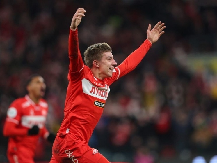 «Спартак» победил ЦСКА со счётом 1:0 в матче 16-го тура РПЛ благодаря голу Игоря Дмитриева. Это первая победа при и.о. главного тренера Вадиме Романове. Гендиректор «Спартака» Сергей Некрасов назвал судейство Сергея Карасёва необъективным, но подчеркнул, что оно не повлияло на результат. Защитник ЦСКА Матвей Лукин раскритиковал работу ВАР и отметил эпизод с игрой рукой перед голом в ворота Акинфеева.