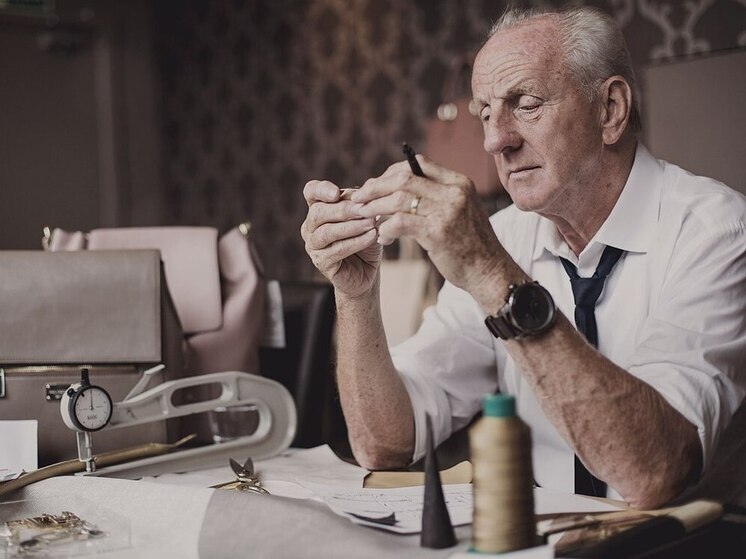 В Лондоне умер личный модельер принцессы Дианы Пол Костелло умер на 81-м году