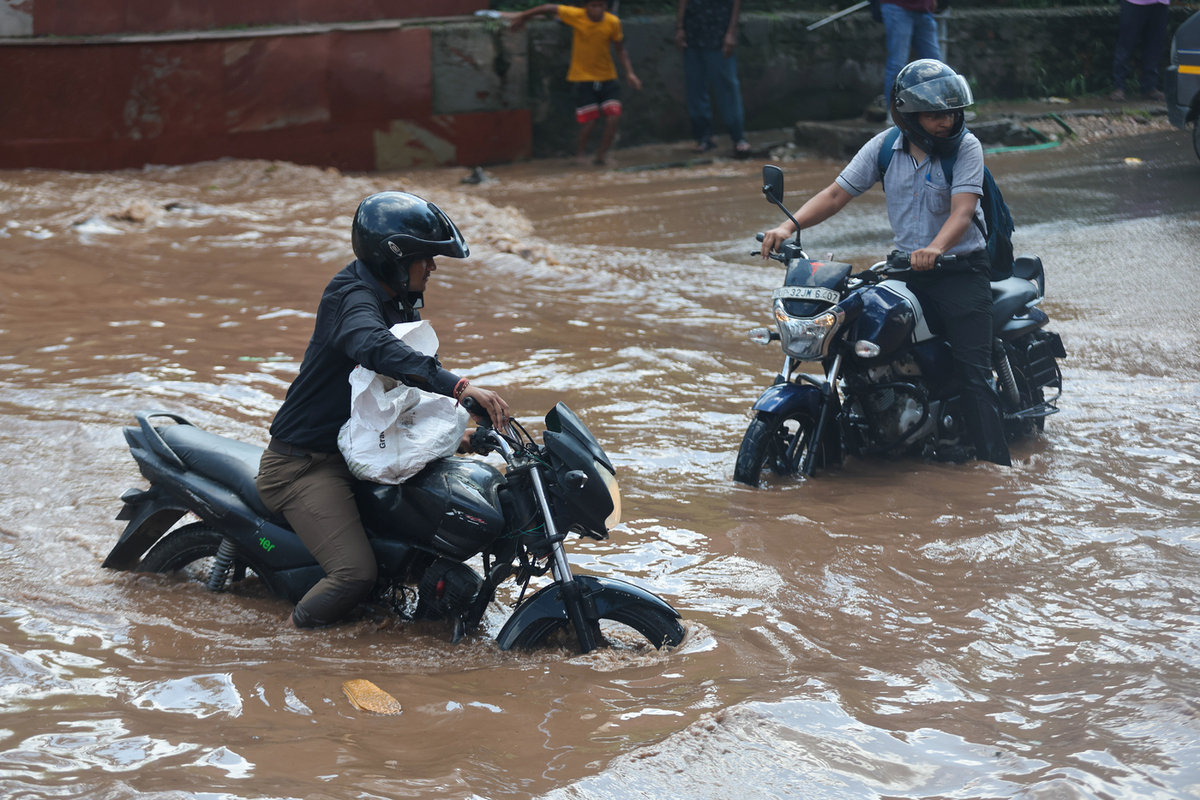 Наводнение в Албании привело к гибели женщины