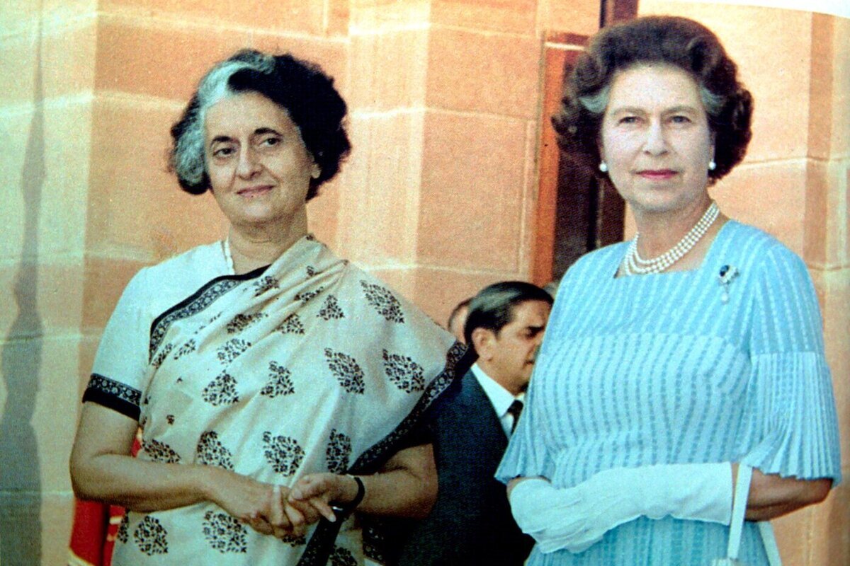 Стало известно о возможной связи Эпштейна с британской королевой