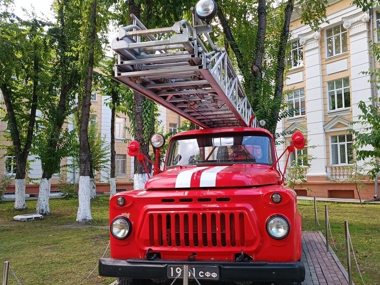 В Полевском человек погиб при пожаре в четырехэтажном доме