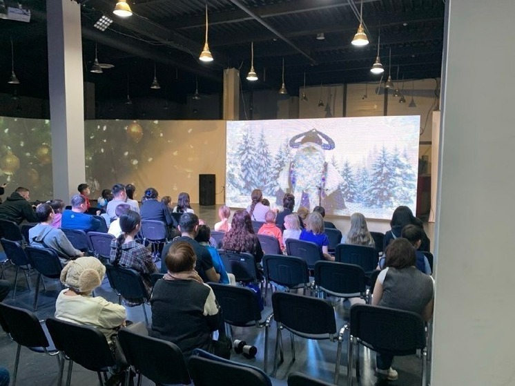 В Якутске открылась новогодняя выставка «Ёлка, шарики, мороз: рецепт Нового года»