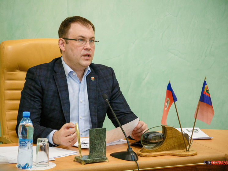 Жалоба жителя на электросети привела к резкому разговору Середюка с главой округа