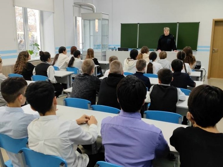 В Узловском районе полицейские провели для школьников беседу о вреде наркотиков