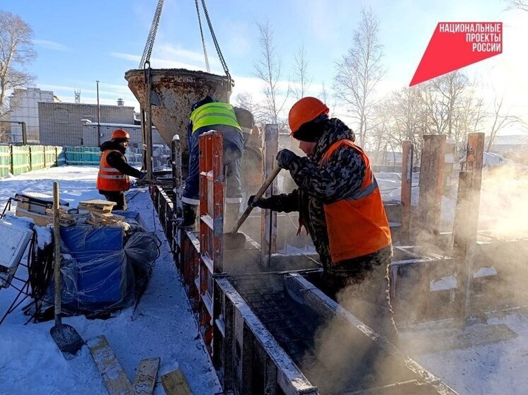 В Николаевске-на-Амуре залили ростверку для дома из бруса