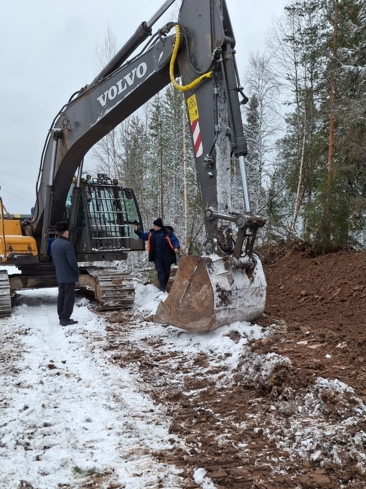 В Пинежье приводят в порядок зимник
