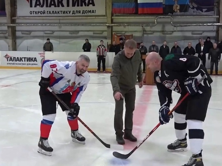 На донецком льду стартовал региональный этап Всероссийского чемпионата Ночной Хоккейной Лиги