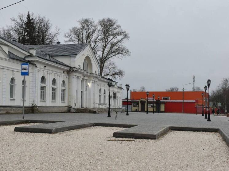 В Гусь-Хрустальном преобразилась Вокзальная площадь, а ремонт набережной затянулся