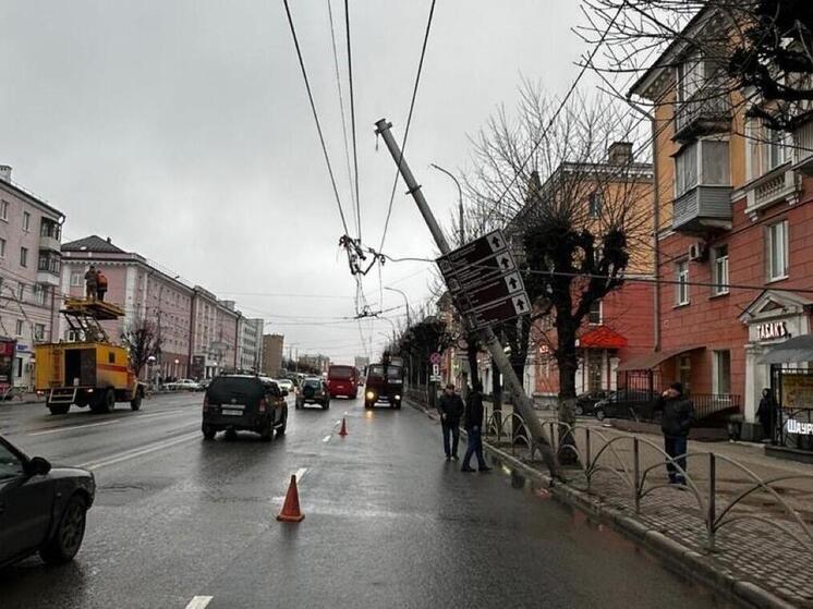 Из-за обрыва контактной сети семь троллейбусов приостановили движение в Рязани