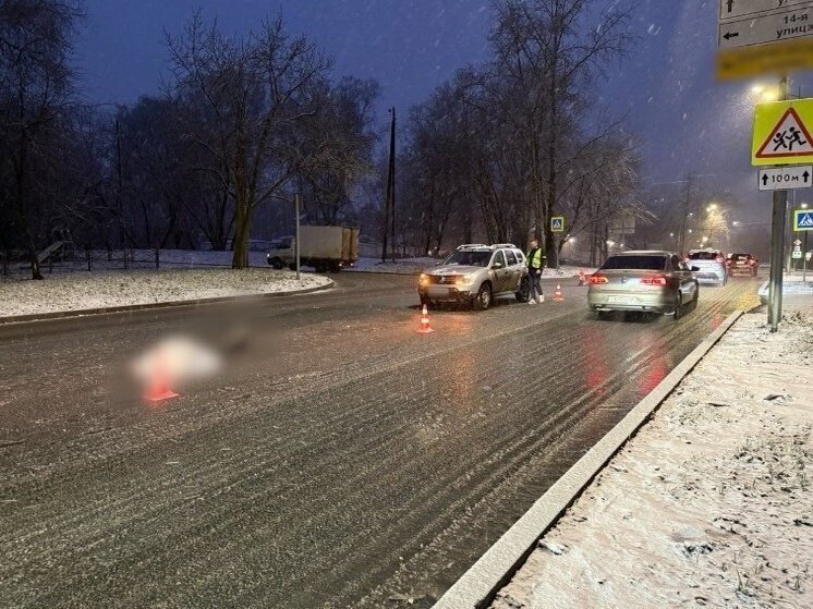 В Ижевске пешеход погиб под колесами машины, перебегая дорогу