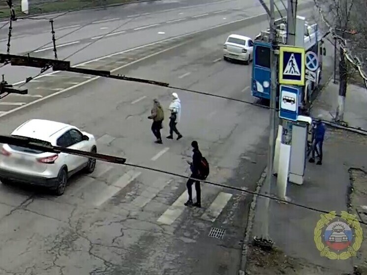 В Волгограде под колеса «Ниссана» попала женщина