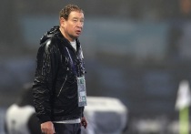 «Шанхай Шэньхуа» под руководством Леонида Слуцкого второй год подряд завоевала серебряные медали чемпионата Китая, уступив титул принципиальному сопернику — «Шанхай Порт». В заключительном туре «Шэньхуа» победила «Тяньцзинь» (3:1), но для золота не хватило трёх очков. За два сезона Слуцкий дважды выиграл Суперкубок Китая и вывел команду в число главных претендентов на титул. Его показатели — лучшие в истории клуба. Летом 2025 года контракт продлён до 2027 года.